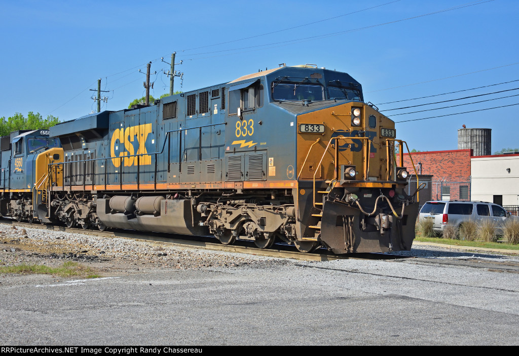 CSXT 833 